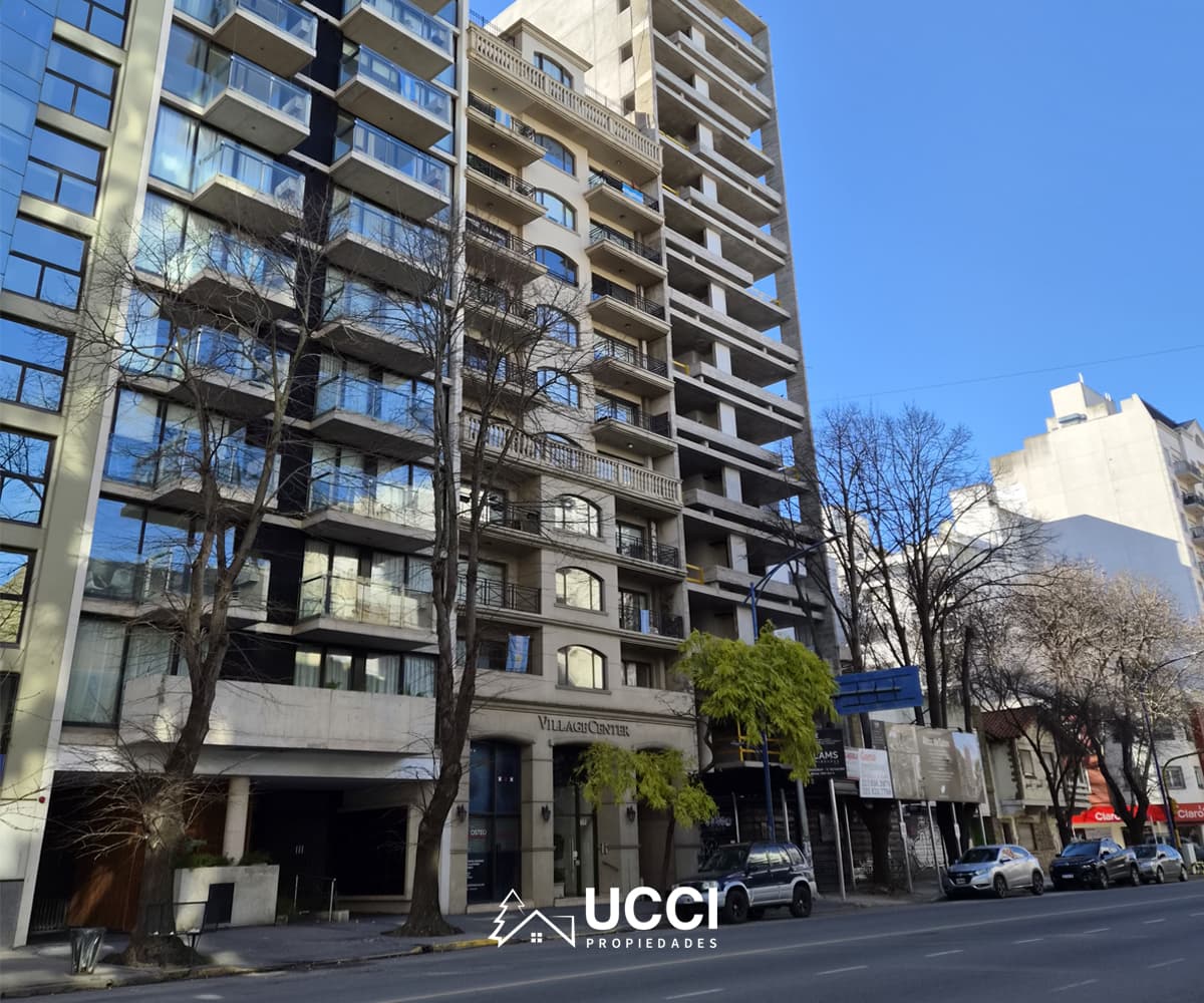 Semipiso de 2 ambientes con estudio en venta – Avenida Colón | Centro